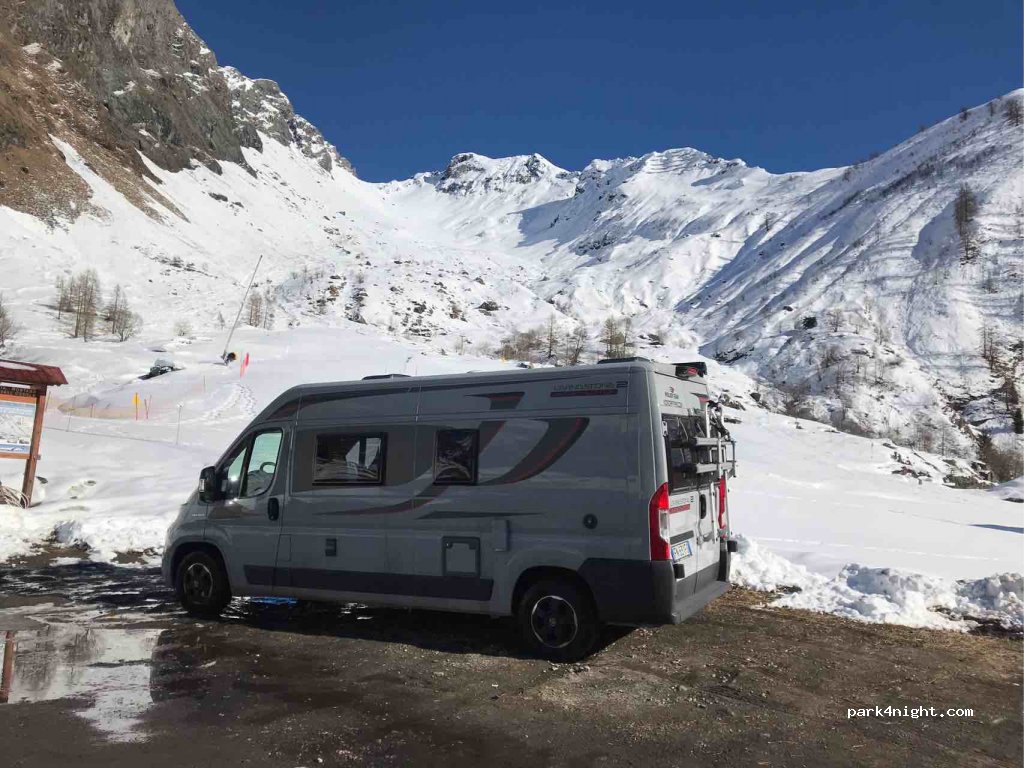 (28841) Alpe Cheggio - Unnamed Road — foto