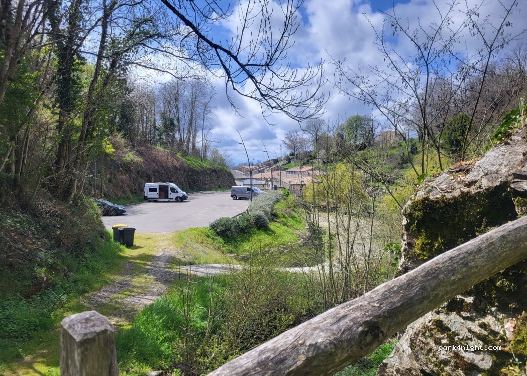 (11310) Saissac - Allée Paul et Louis Raucoule — foto 3