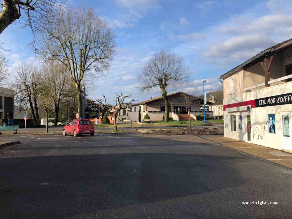 (82150) Montaigu-de-Quercy - 1 Place Mercadiel — foto 3