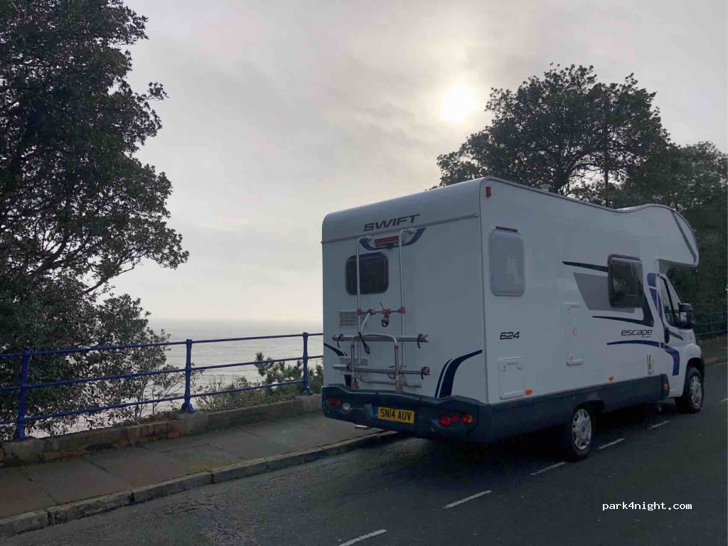 (BN20 7AG) Eastbourne - 15 South Cliff — foto