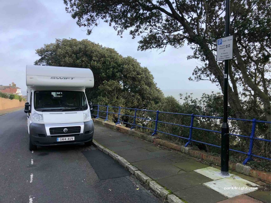 (BN20 7AG) Eastbourne - 15 South Cliff — foto 2
