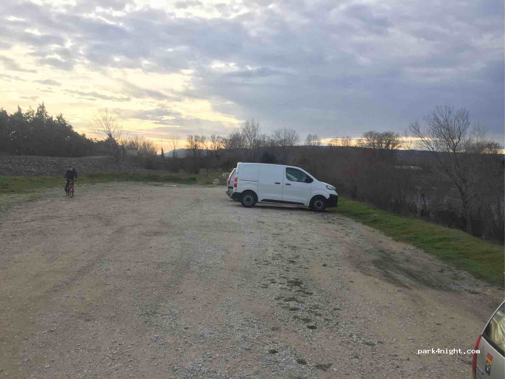 (84460) Cheval-Blanc - 756 Chemin de la Grande Bastide — foto