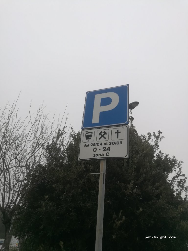 (47921) Rimini - 9 Viale Medaglie d'oro — foto