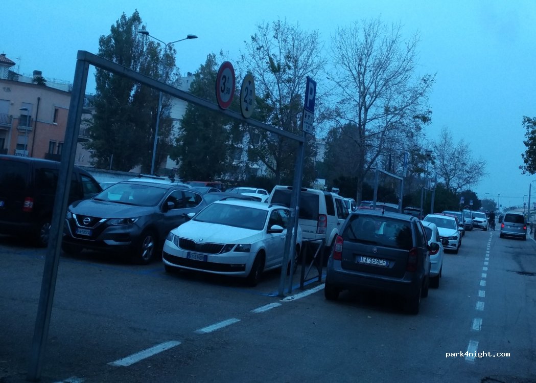 (47921) Rimini - 9 Viale Medaglie d'oro — foto 4