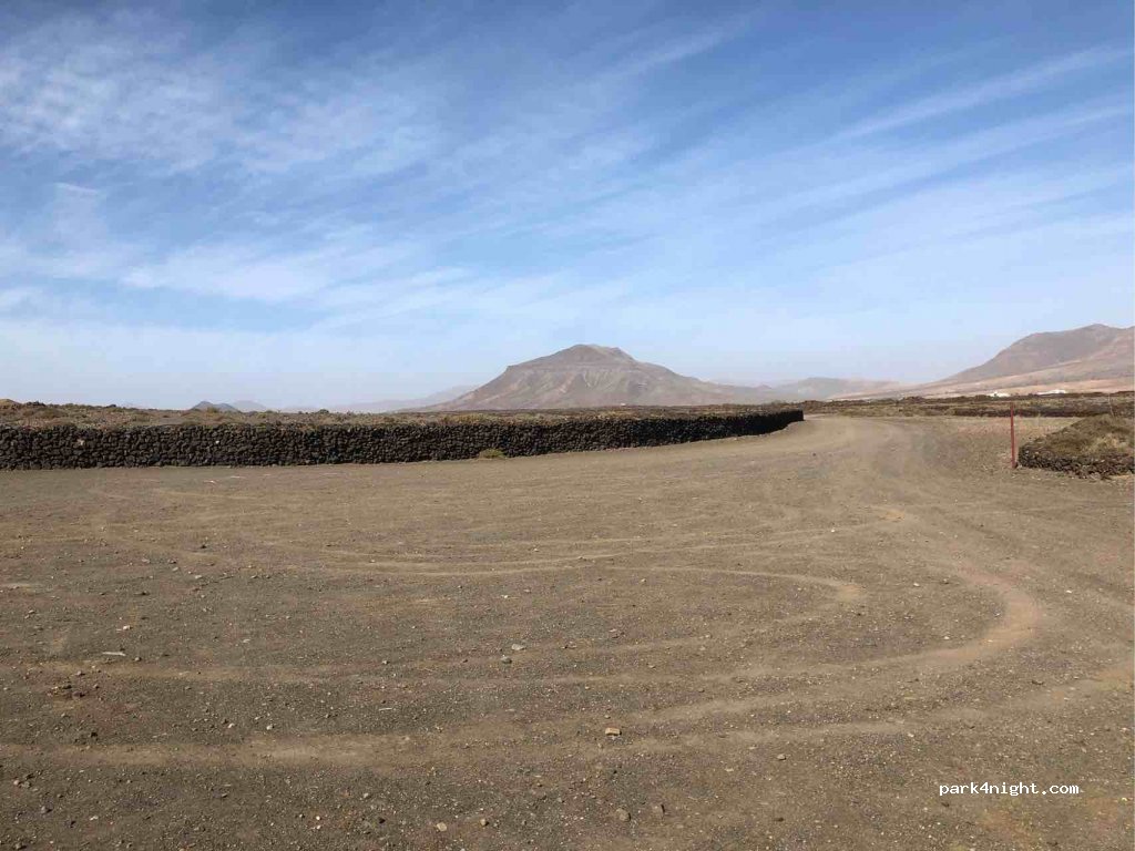 (35629) Antigua - Unnamed Road — foto