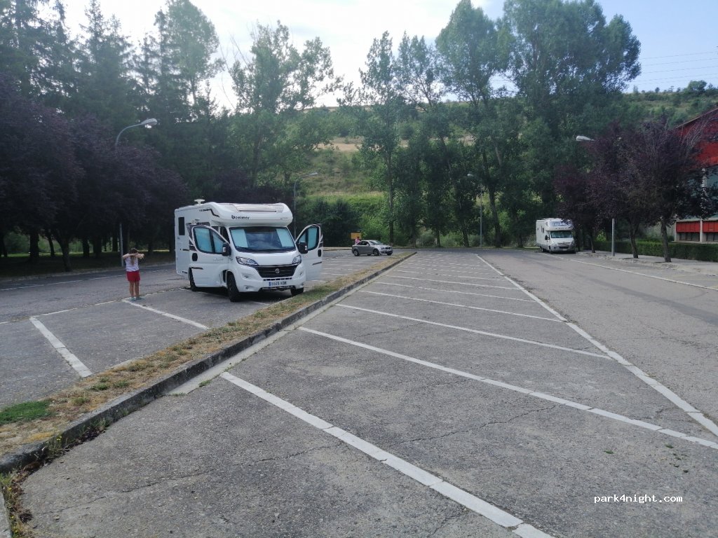 (22700) Jaca - s/n Calle Río Gas — foto