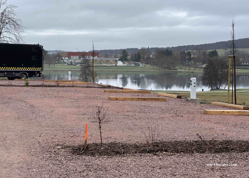 Aire de stationnement camping-car Autun — foto 3
