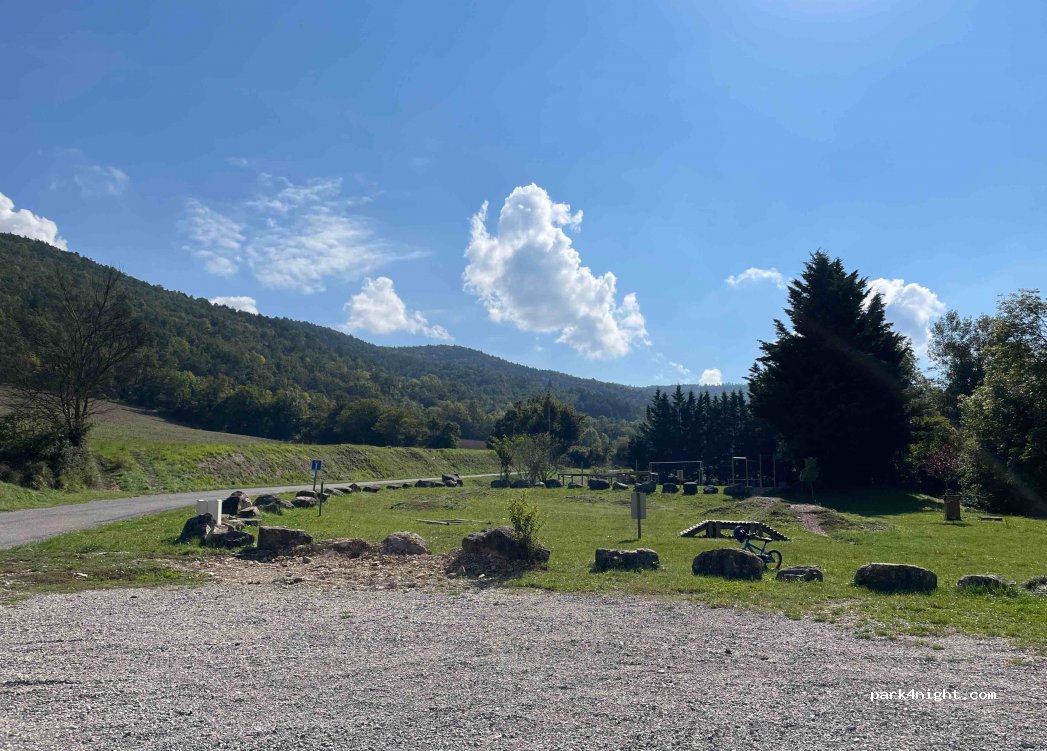 (26120) Combovin - 220 Le Village — foto