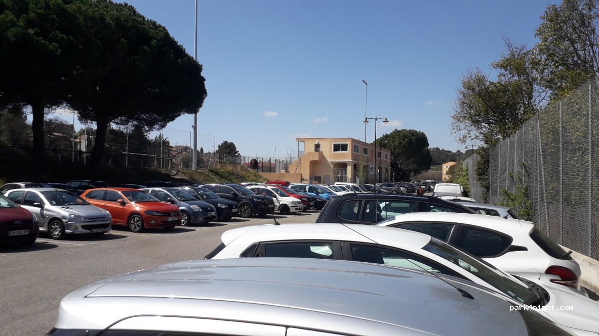 (83330) Le Beausset - 1 Boulevard du Huit Mai — foto