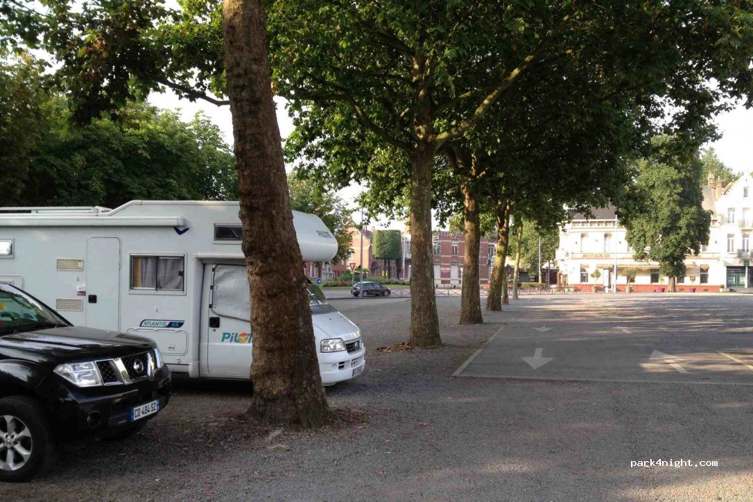 (59500) Douai - 198-320 Boulevard Delebecque — foto