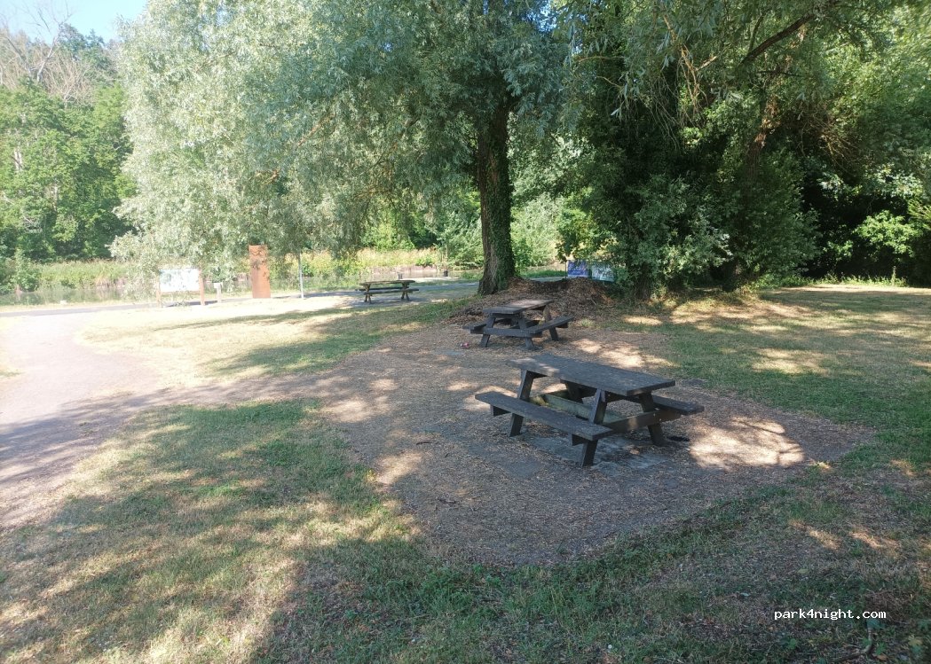 (45210) Nargis - 218 Route de Château Landon — foto 4