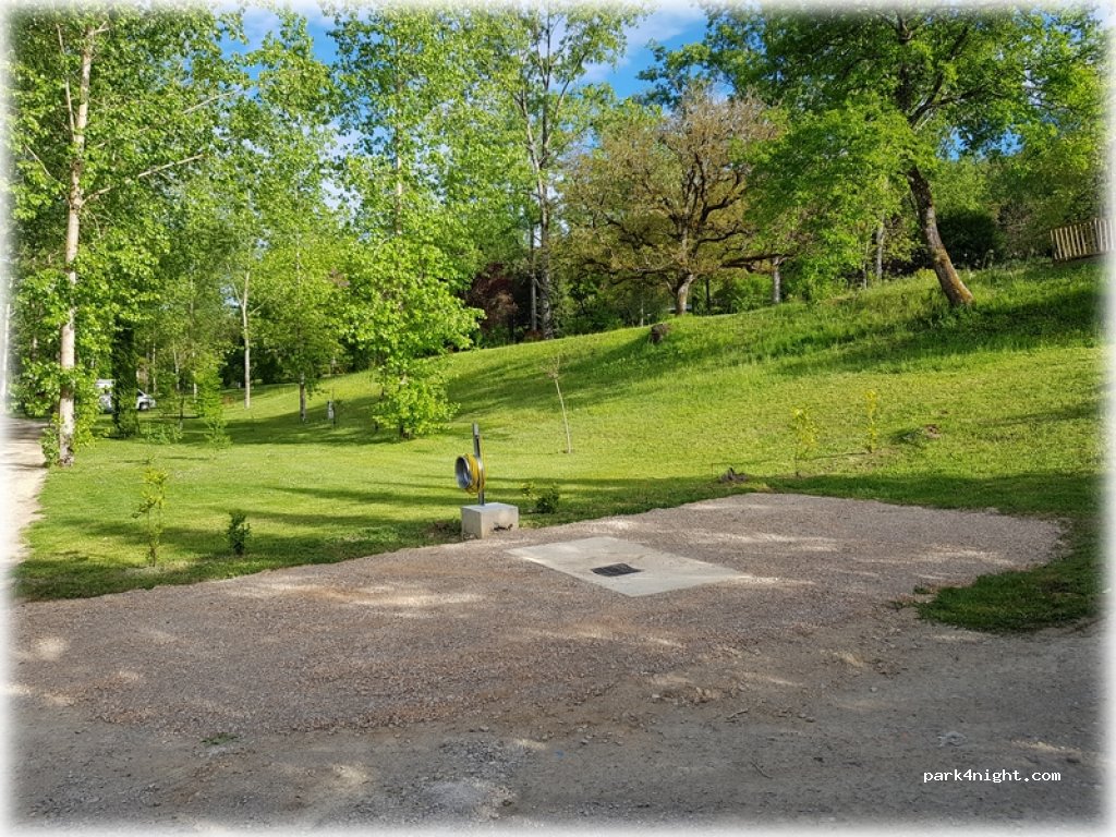 Camping proche Lascaux Le Verdoyant — foto