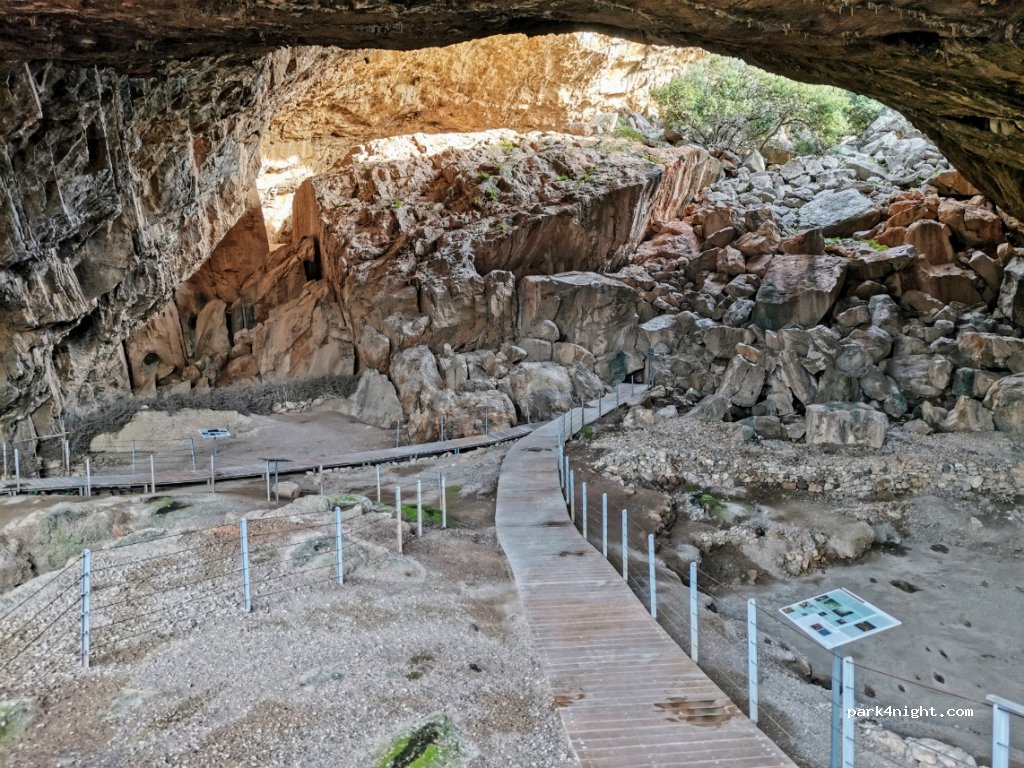 (213 00) Kranidi - Unnamed Road — foto 4