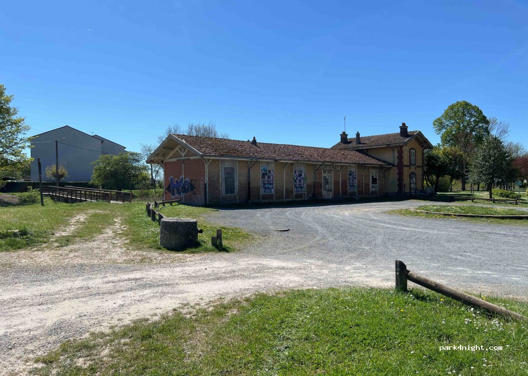 (45320) Courtenay - 24 Avenue de la Gare — foto