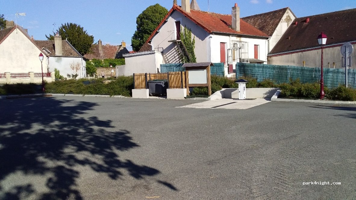 (72110) Saint-Georges-du-Rosay - 1 Place de la Bascule — foto 2