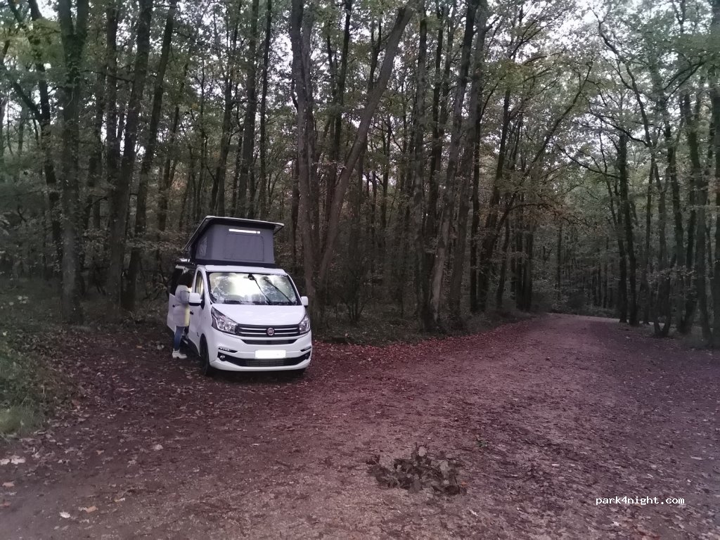 (86240) Ligugé - Unnamed Road — foto 2
