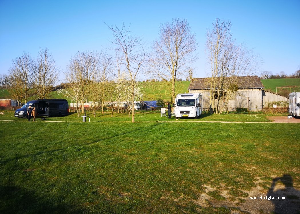 (76270) Nesle-Hodeng - Route de Saint-Saire — foto 2