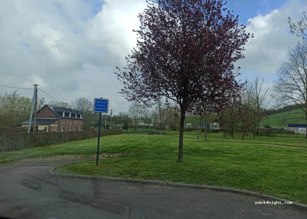 (76270) Nesle-Hodeng - Route de Saint-Saire — foto 3