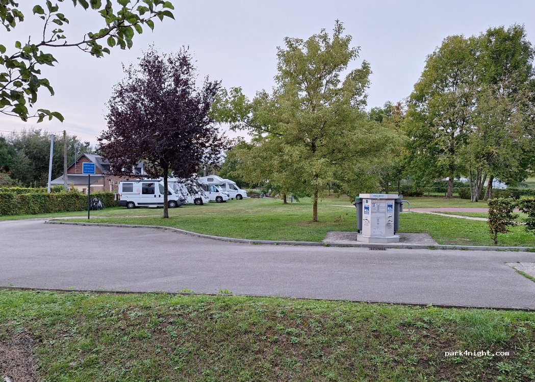 (76270) Nesle-Hodeng - Route de Saint-Saire — foto 4