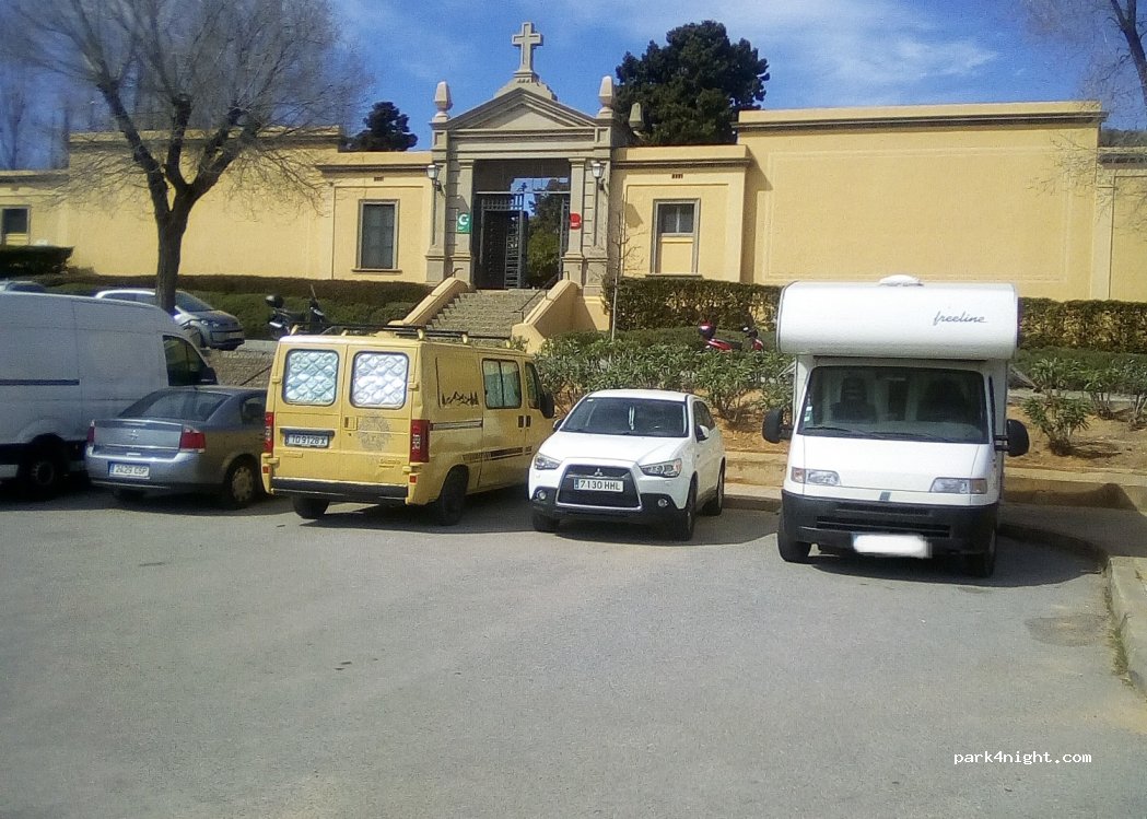 (08035) Barcelona - 44 Plaça del Cementiri d'Horta — foto 2