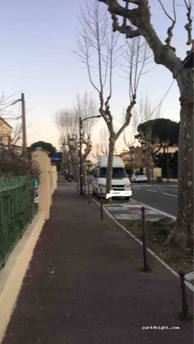 (83600) Fréjus - 672 Boulevard de la Mer — foto 2