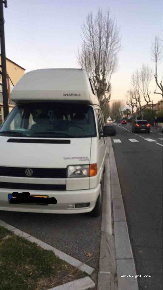(83600) Fréjus - 672 Boulevard de la Mer — foto 3