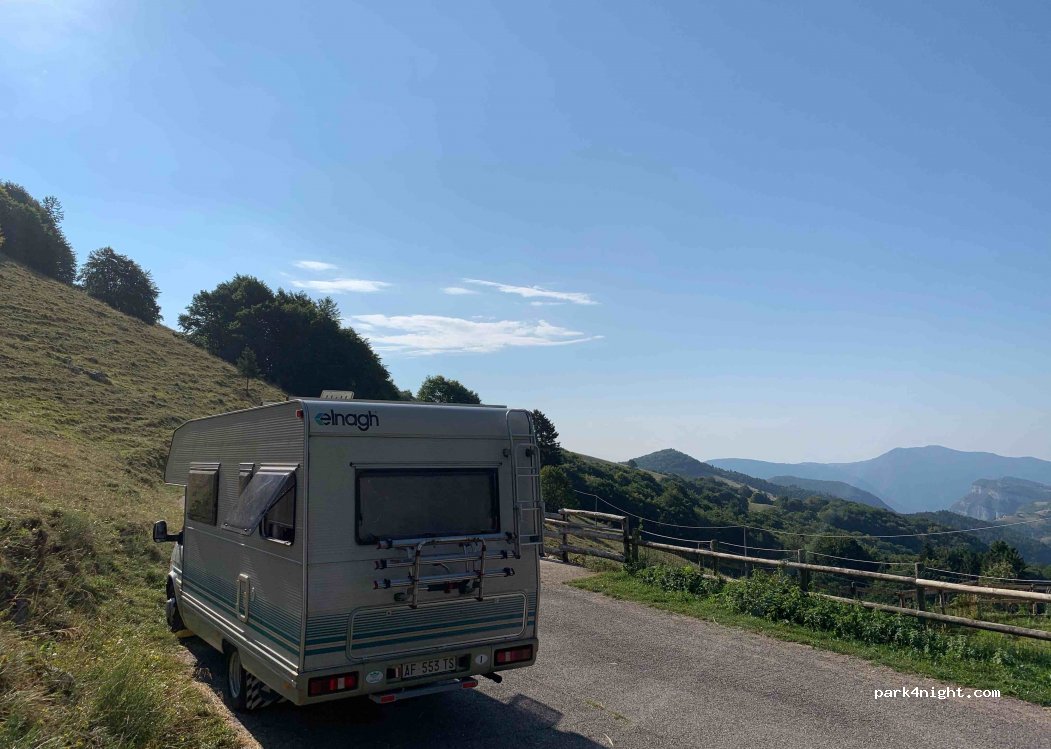 (37020) Ferrara di Monte Baldo - Località Novezzina — foto 2