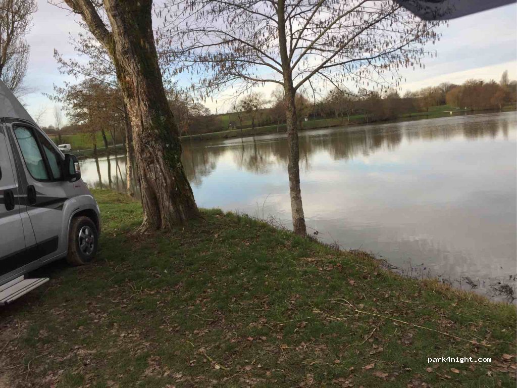 (18110) Saint-Martin-d'Auxigny - 777 Clos du Poirier — foto