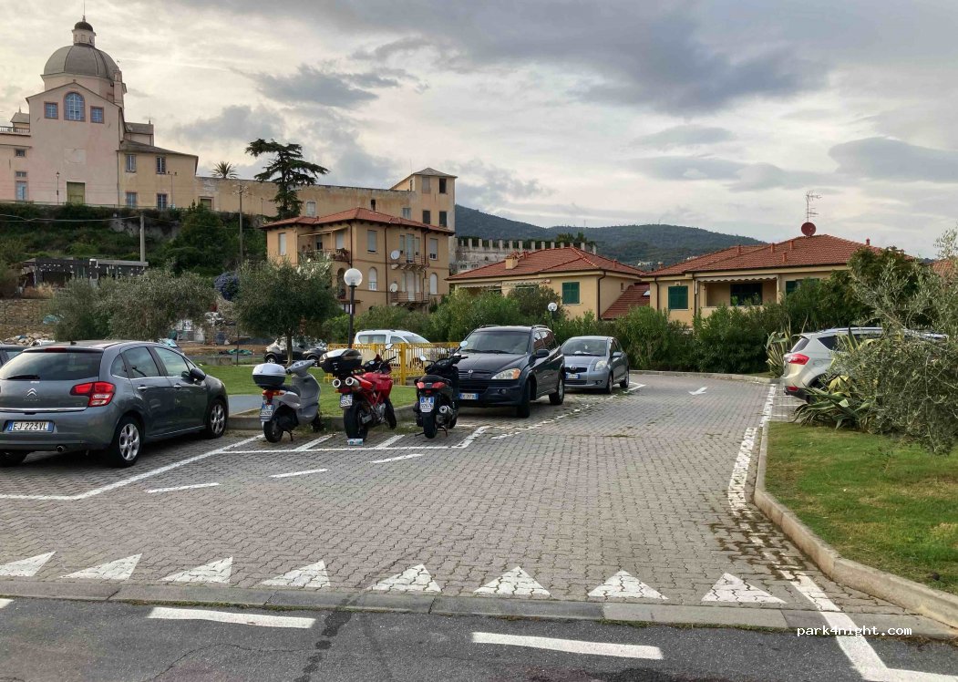(17025) Loano - 12 Via Padre Enrico — foto