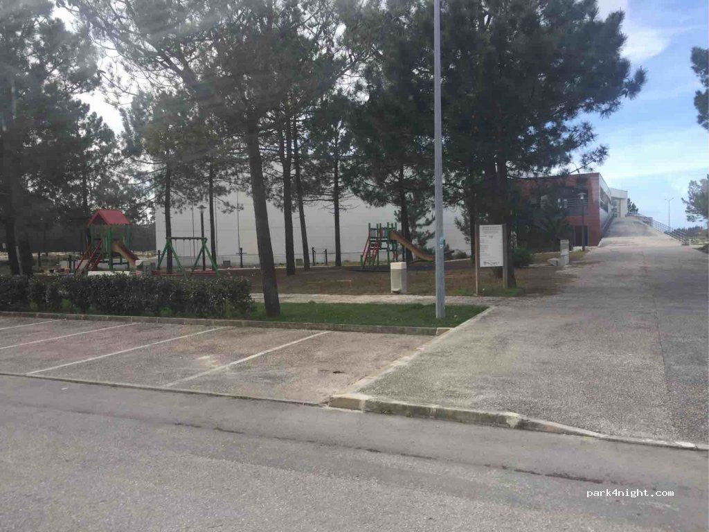 (2445) Pataias - 1 Rua Currais Velhos — foto