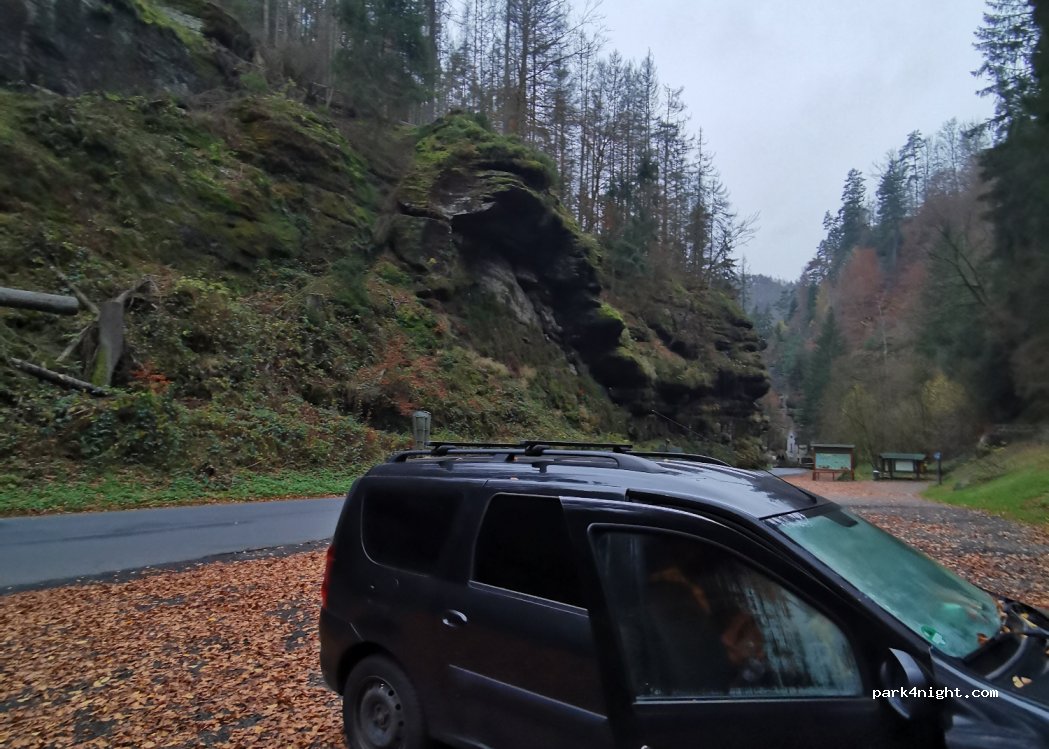 Waterfall Parking Lot — foto
