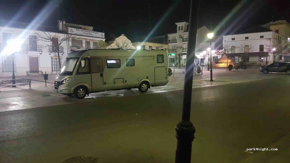 (29520) Fuente de Piedra - Calle Ancha — foto 2