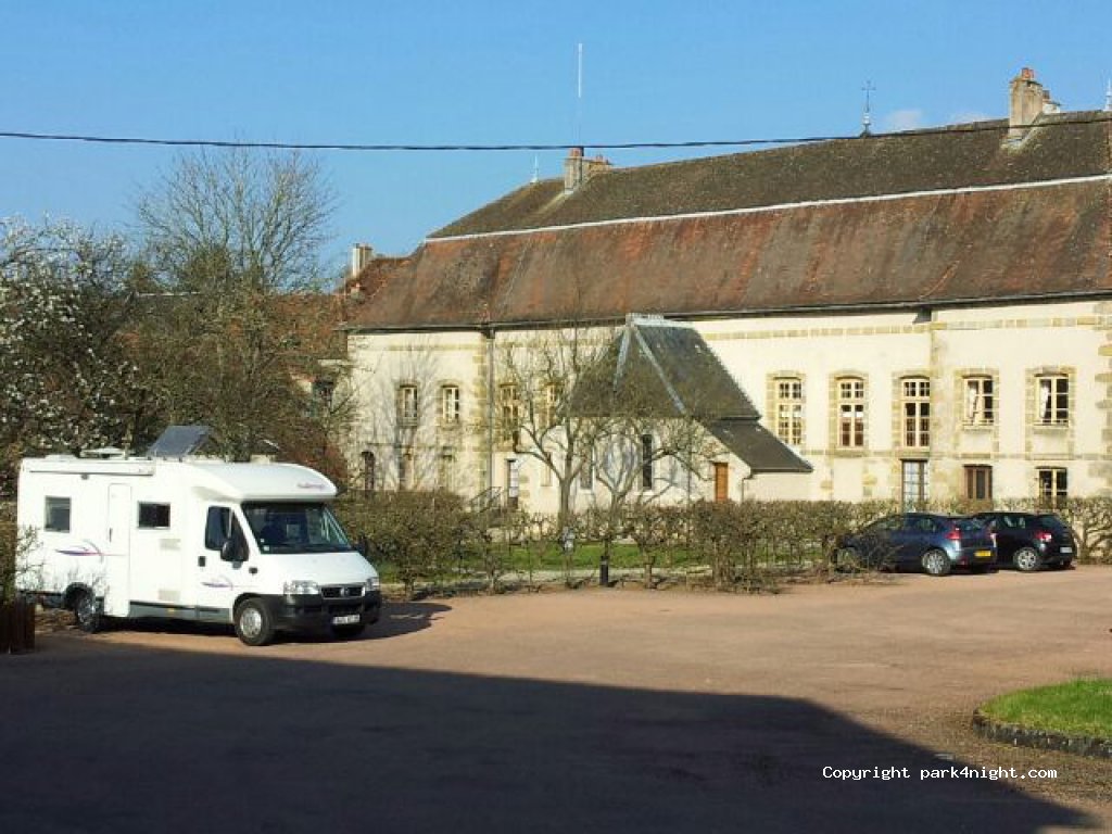 (21230) Arnay-le-Duc - 1-3 Rue Jean Jaurès — foto