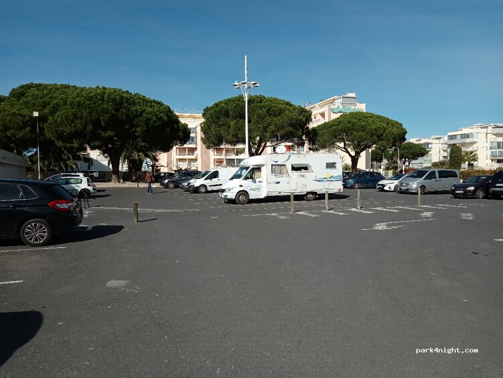(30240) Le Grau-du-Roi - 520 Avenue du Palais de la Mer — foto