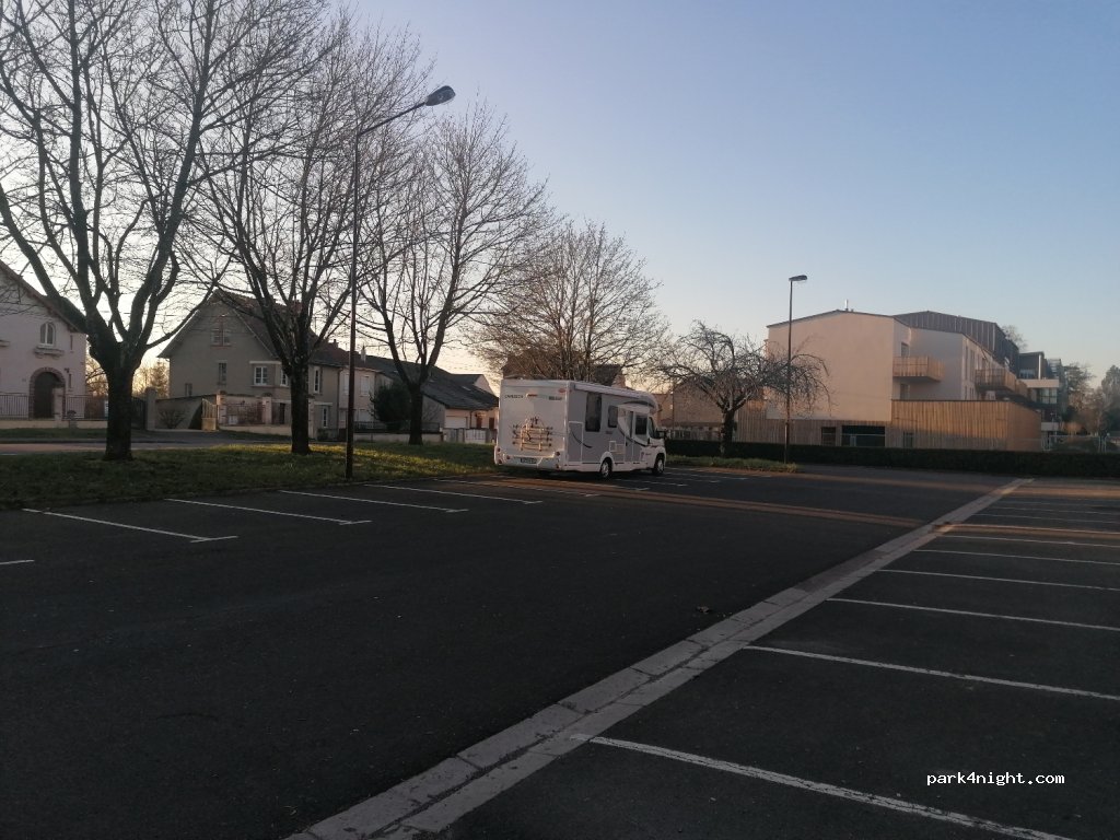 (51300) Vitry-le-François - 9 Rue du Vieux Port — foto