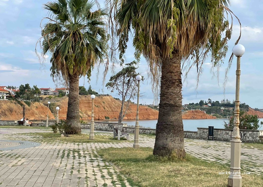 (632 00) Moudania - Unnamed Road — foto 2