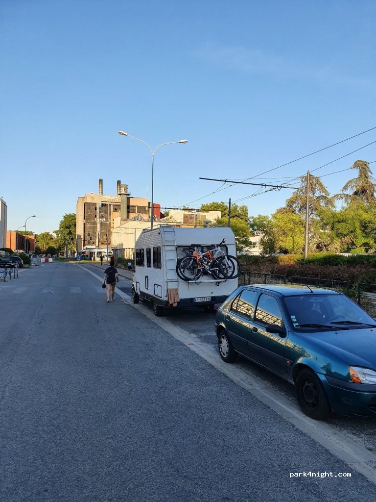 (69100) Villeurbanne - 19 Avenue Jean Capelle Ouest — foto