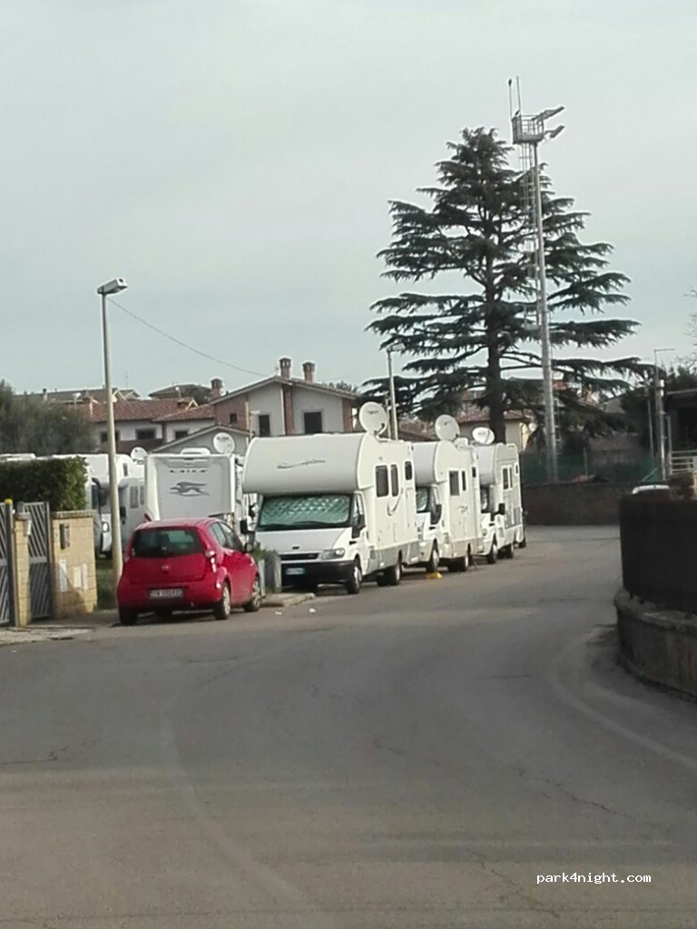 (01037) Ronciglione - 67 Via San Giovanni — foto 2