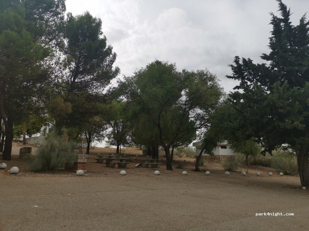 (23600) Martos - Calle Molino Medel — foto 3