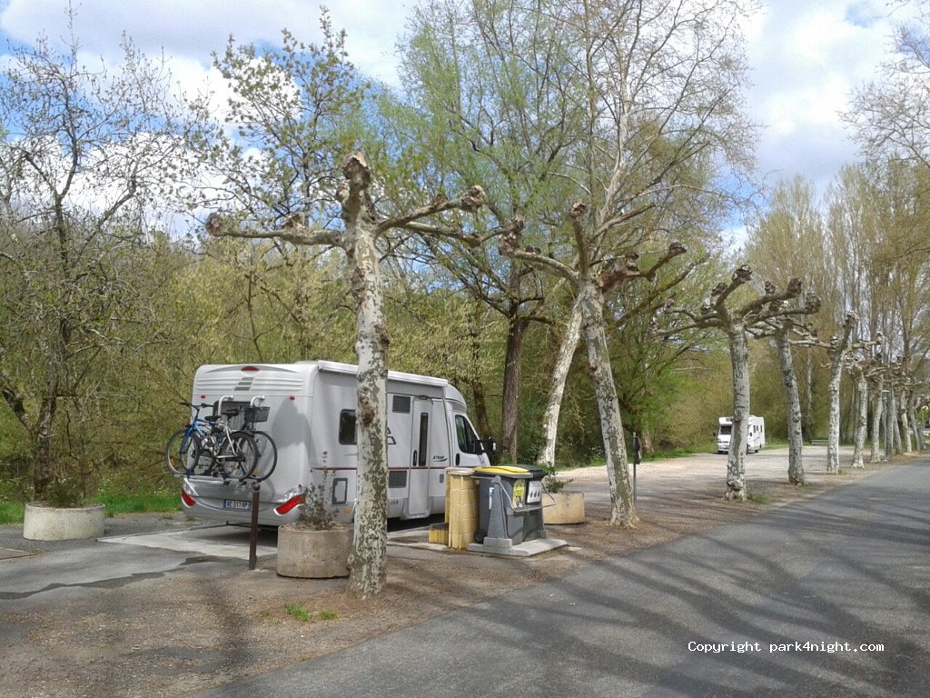 (24290) Montignac - 8 Chemin des Amoureux — foto