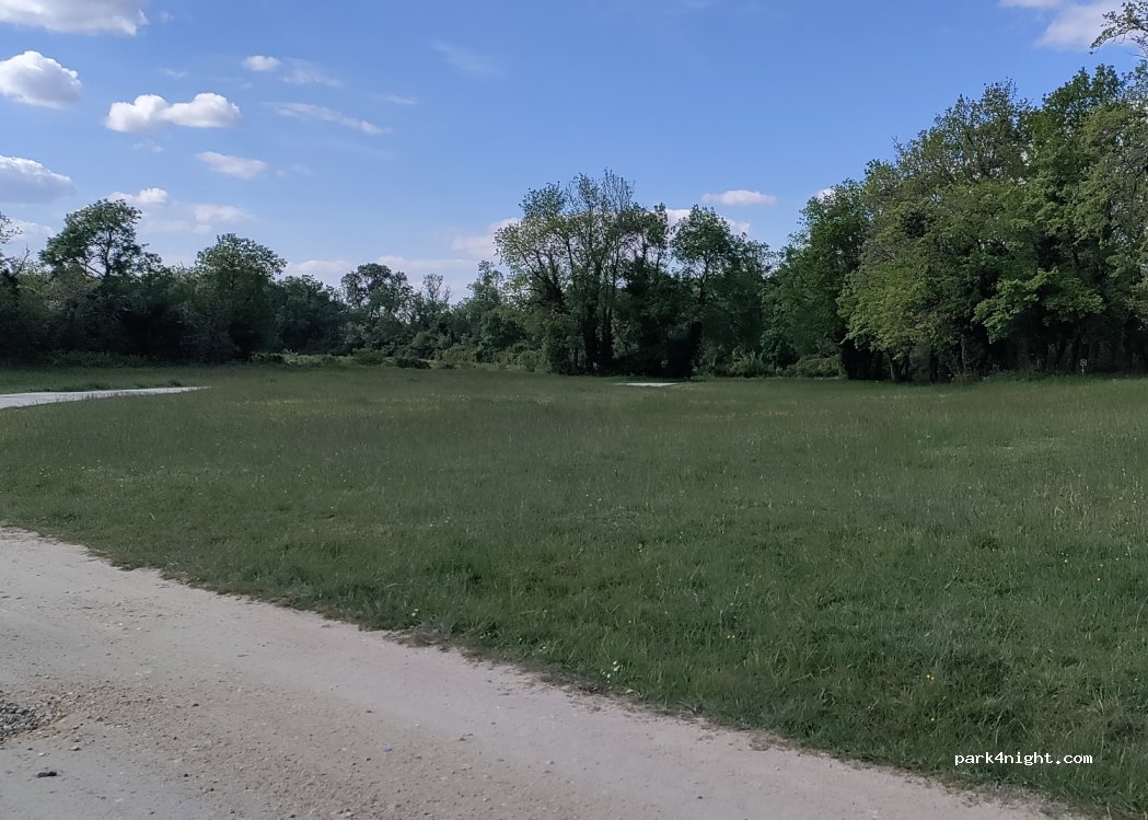 (33340) Saint-Germain-d'Esteuil - Unnamed Road — foto 3