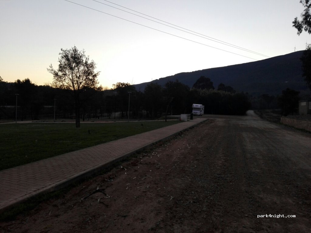 (3200) Lousã - Alameda Juiz Conselheiro Neves Ribeiro — foto 2
