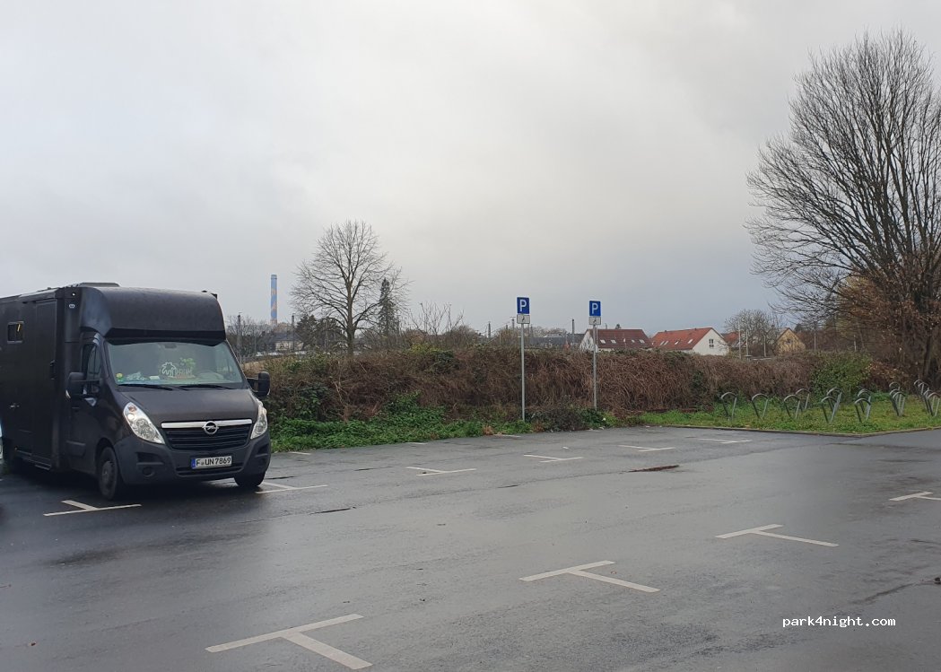 Parkplatz am Eschersheimer Freibad — foto 4