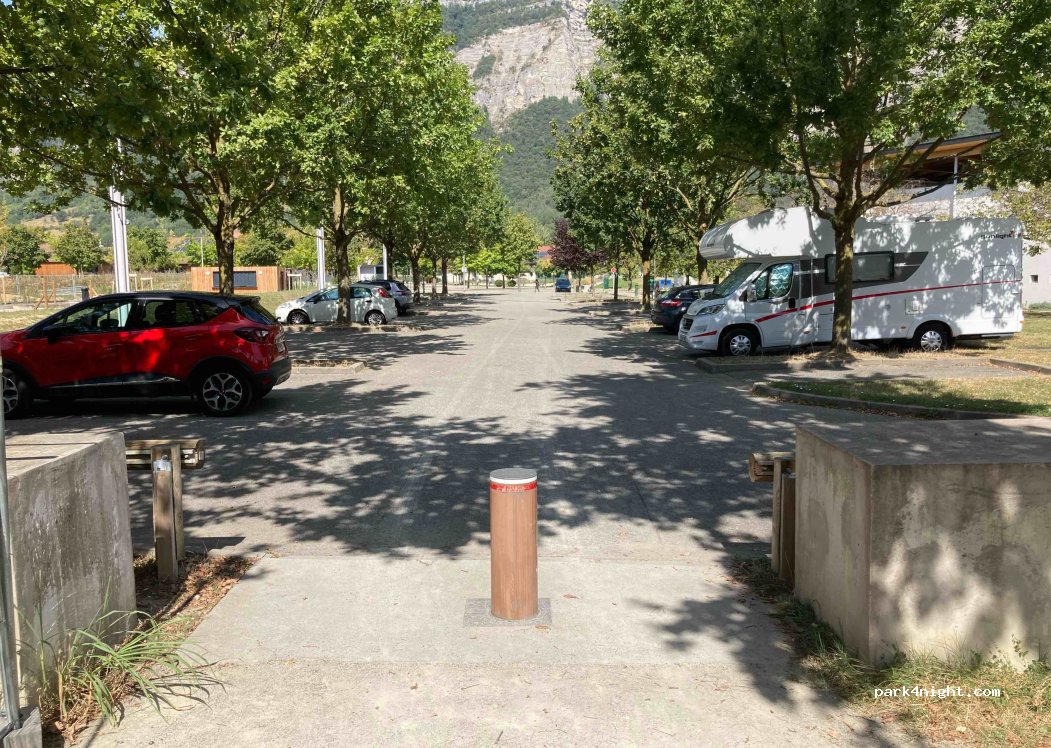 (38920) Crolles - 191 Rue François Miterrand — foto 3
