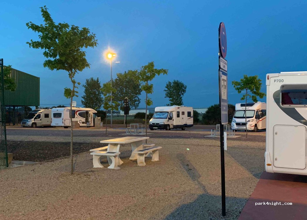 Area de autocaravanas Valencia de Don Juan — foto 3