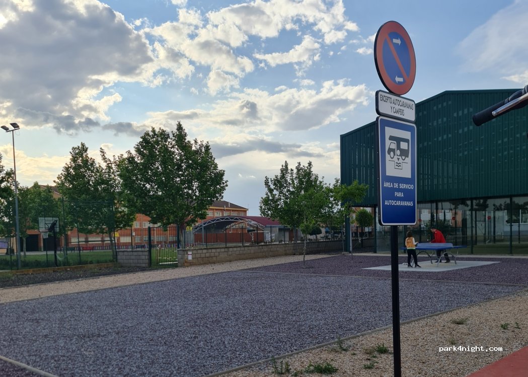 Area de autocaravanas Valencia de Don Juan — foto 4