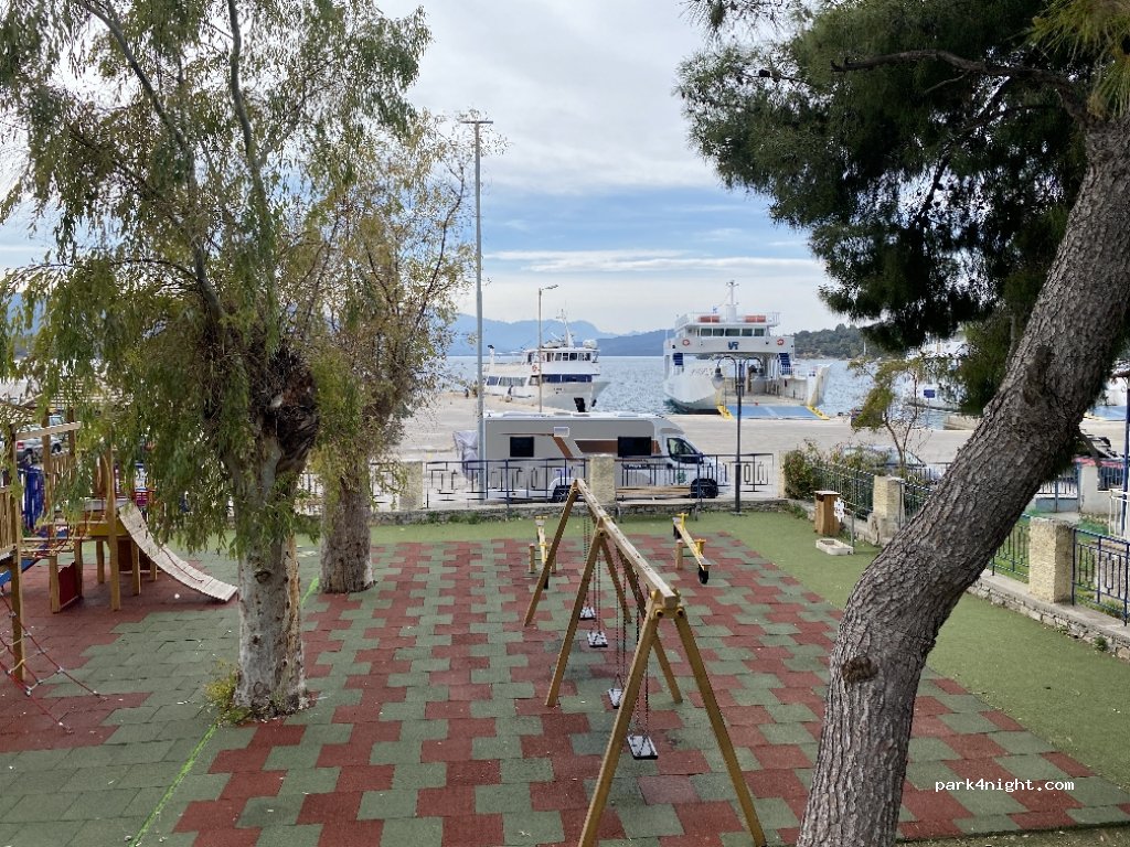 (180 20) Poros - 78 Leoforos Papadopoulou — foto 2