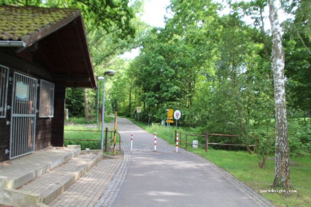 Parkplatz am Grenzübergang D-CZ — foto 2