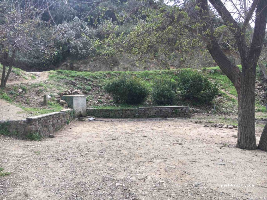 (08960) Esplugues de Llobregat - Plaça de Mireia — foto 3