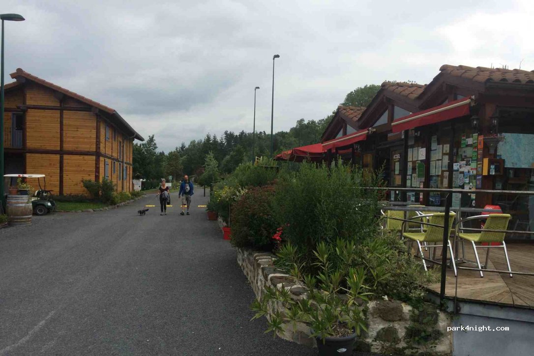 Flower Camping La Rochelambert | Camping Auvergne — foto
